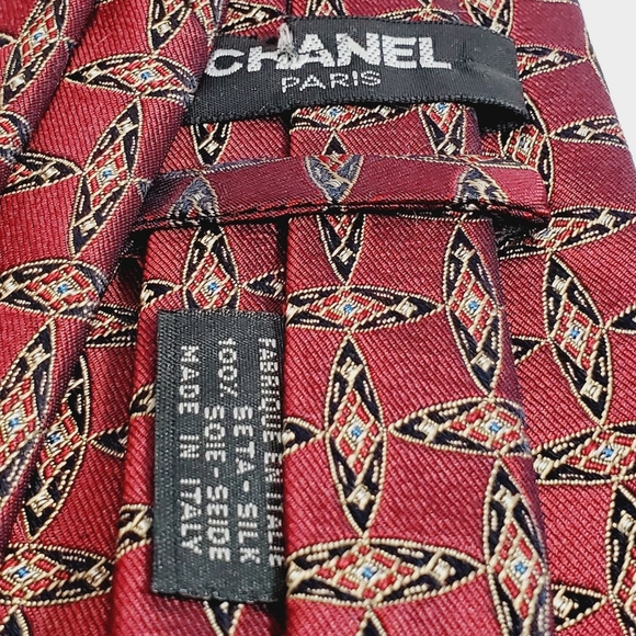 Chanel Necktie Burgundy Geometric Pattern Silk Neck Tie Made in Italy 56x3.5" - Picture 3 of 5